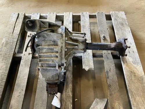 03 04 05 06 07 HUMMER H2 Carrier/differential Assembly