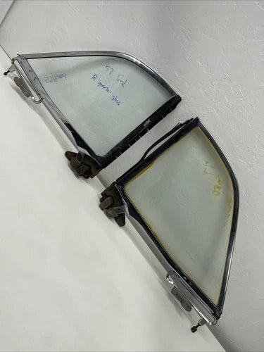 ￼ 1957 58 Ford Sunliner Convertible Rear Side Window Assemblies wal